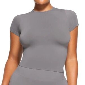 SKIMS Soft Smoothing Seamless T shirt in color Pacific Size Small